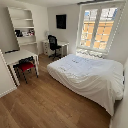 Apartment Au Pied De La Cathedrale De